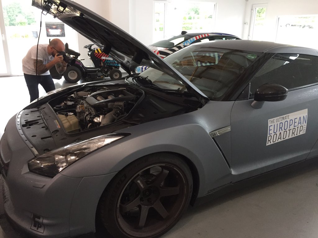 TheURTC's tweet photo. #ringgarage #fuelperformance #nurburgring https://t.co/3sGJEOjRuE