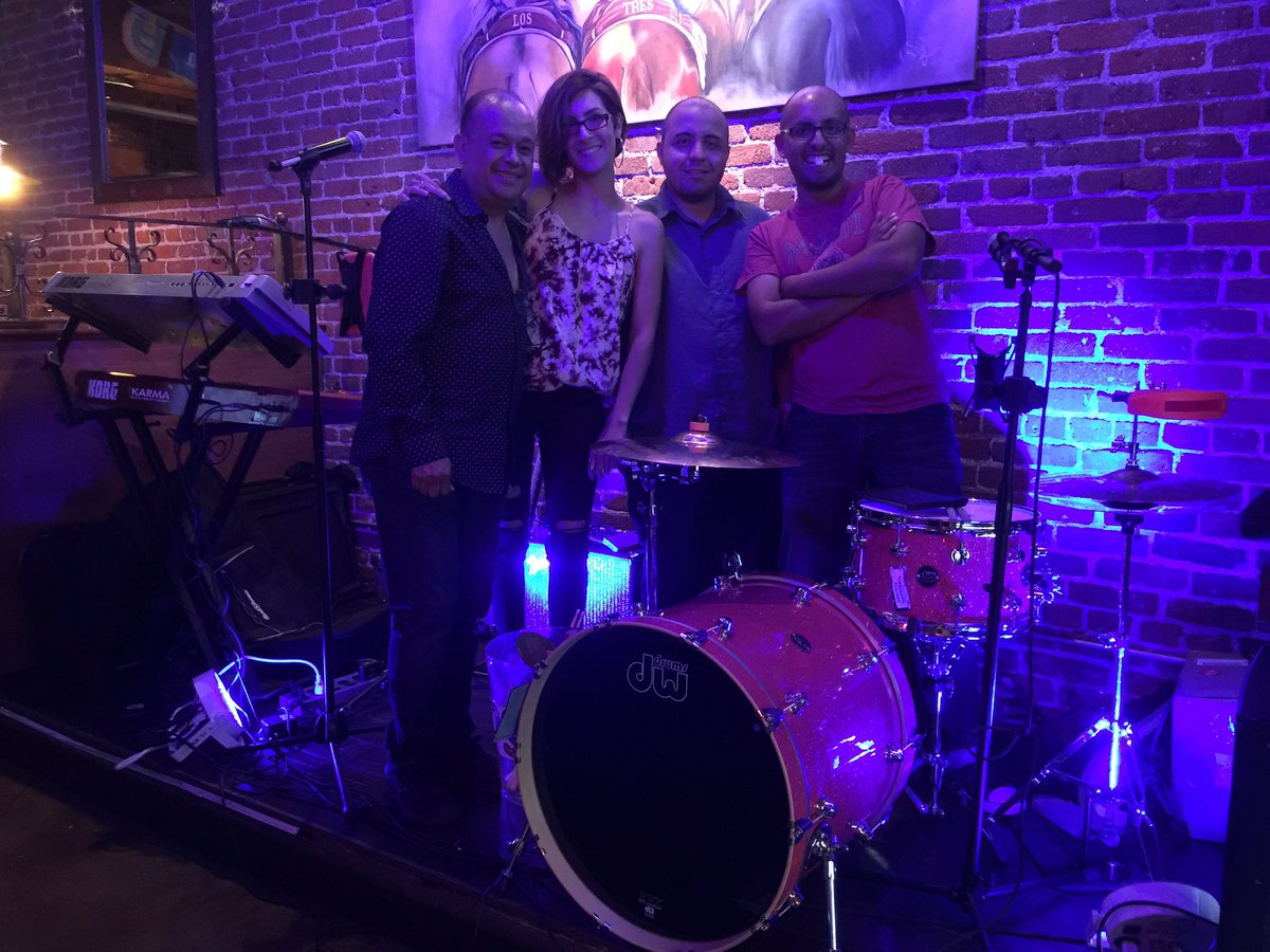 ExxaBand's tweet photo. Hector, Ivonne, Juan and Ricky @ Los Tres Hermanos Restaurant @lostreshermanos #exaband #3hermanosvn #lostreshermanos #musica #grupomusical https://t.co/lmCUCMpE1L