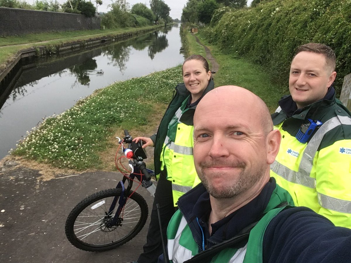 lesyoung01's tweet photo. Covering the Birmingham Black Country Half Marathon today, and it's all along the canal side ! #MedCover https://t.co/EO4TXKNhri