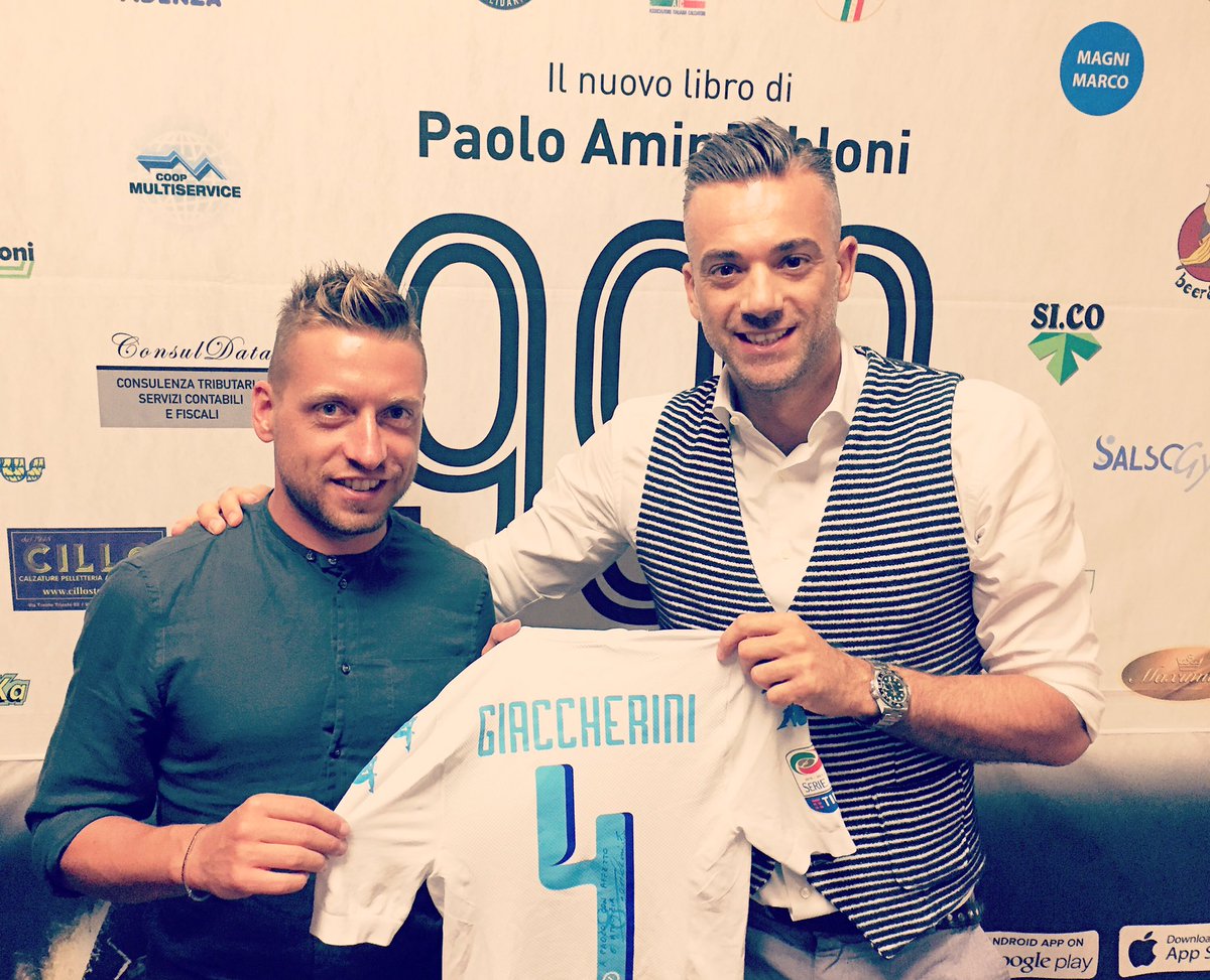PaoloTabloni's tweet photo. Una presentazione memorabile quella di ieri sera per 999 ad @AREZZO_ insieme ad un @Giaccherini_24 strepitoso ❤️❤️😘 https://t.co/hPuVoz9nhs