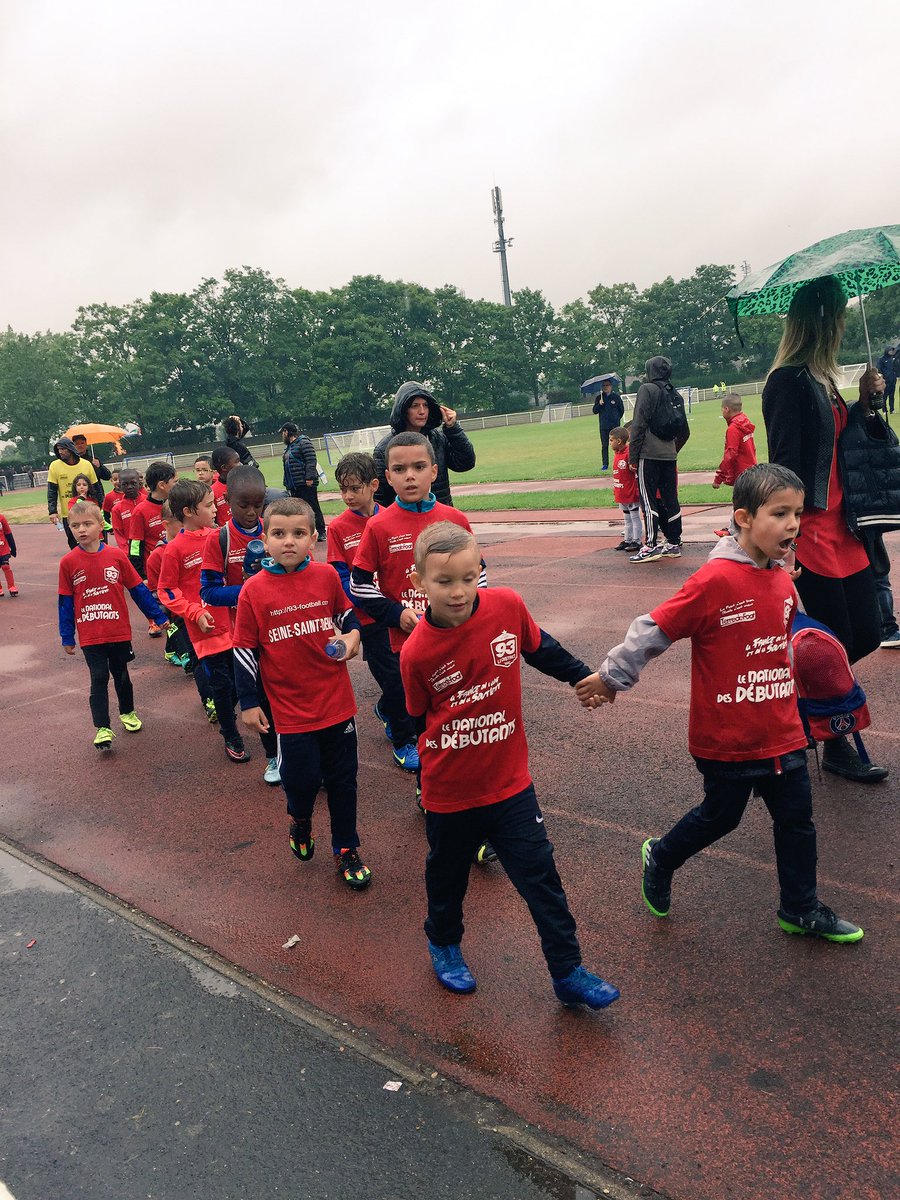 Gatignon_Steph's tweet photo. National des débutants organisé par le @District93foot à @Sevranville ! Une belle journée pour tous les jeunes footballeurs du département https://t.co/jK5NifZDmC