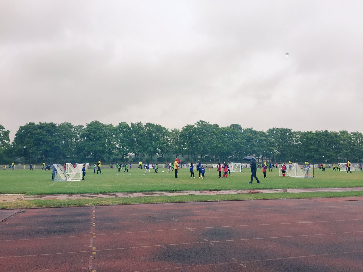 Gatignon_Steph's tweet photo. National des débutants organisé par le @District93foot à @Sevranville ! Une belle journée pour tous les jeunes footballeurs du département https://t.co/jK5NifZDmC