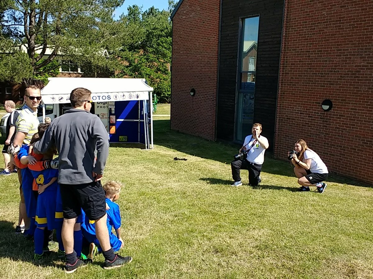 EastonYouth's tweet photo. The inevitable press attention after our kit launch #papperazzi @BusseysNorfolk https://t.co/LE2bs5wj3J