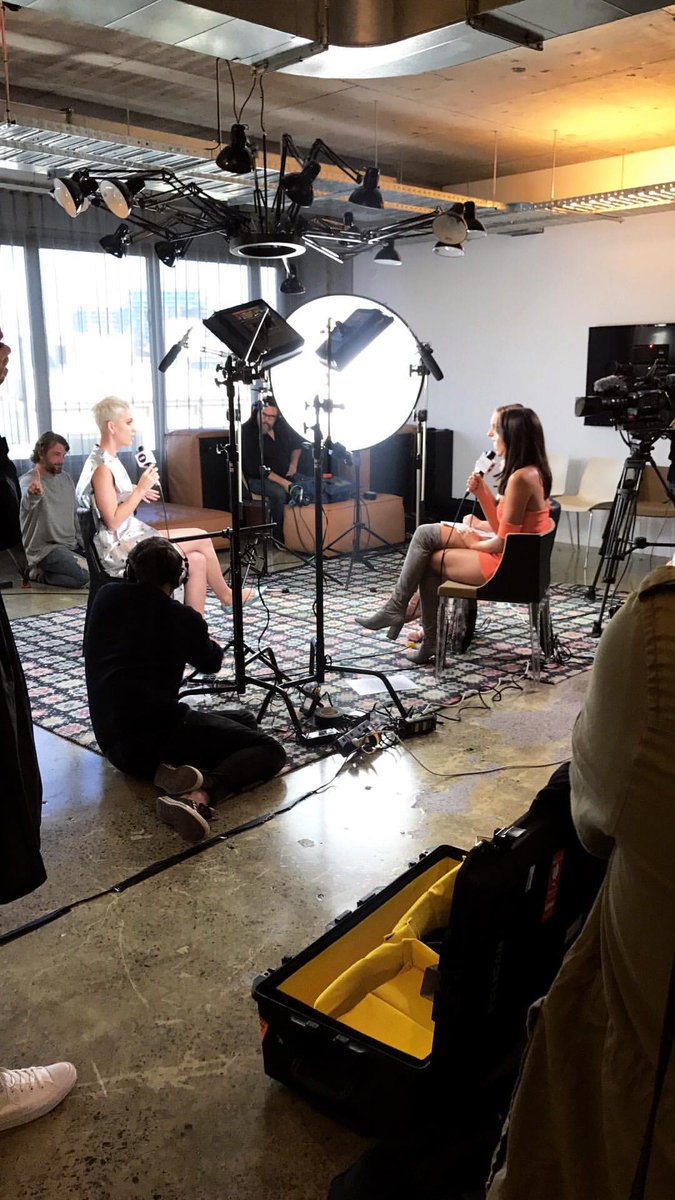 EU_KatyPerry's tweet photo. Katy Perry interviewed by @thethinkergirls. https://t.co/TVoYAZJCuv