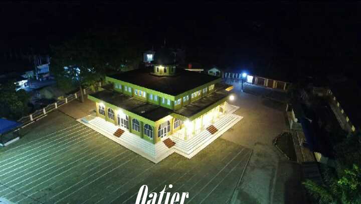 palmycom2's tweet image. Masjid babussalam reronga.
Target Pembangunannya saat ini berfokus pd kubah, plafon, dan menara. Namun pihak panitia mengalami hambatan dana