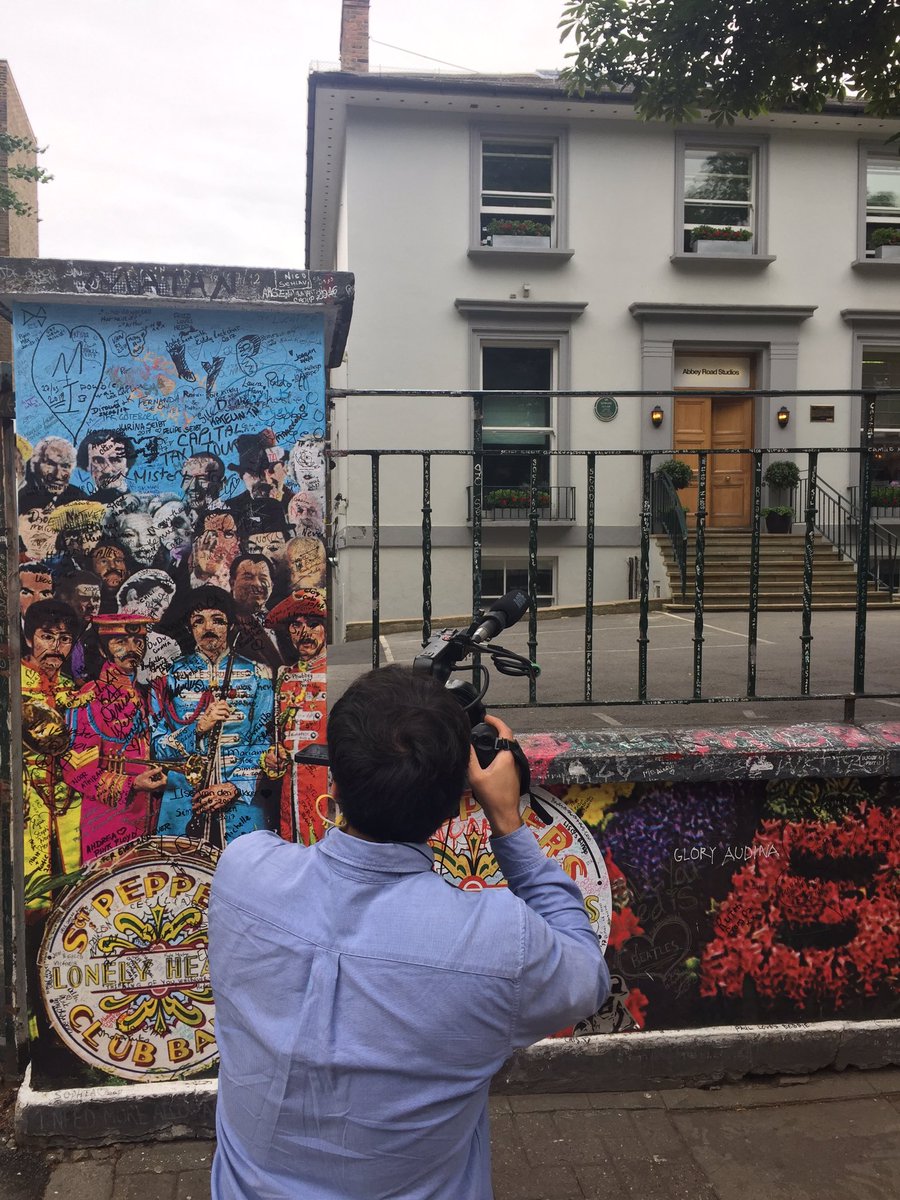 pixelboxfilms's tweet photo. Super excited to be filming @AbbeyRoad studios today for @RockChoir #abbeyroad #Beatles #filming @GregoryCMichael @seanpmoss @kirbyfilms https://t.co/jh10tmzS2I