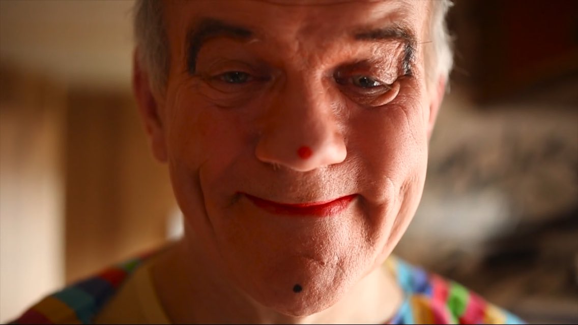 sadiehasler's tweet photo. Utterly beautiful

#Film about #Southend character #Salvo the #Clown by @hellonatalie_ 

Ask people their story...❤

https://t.co/gor4LOYXcV https://t.co/pKFNbKtqDM