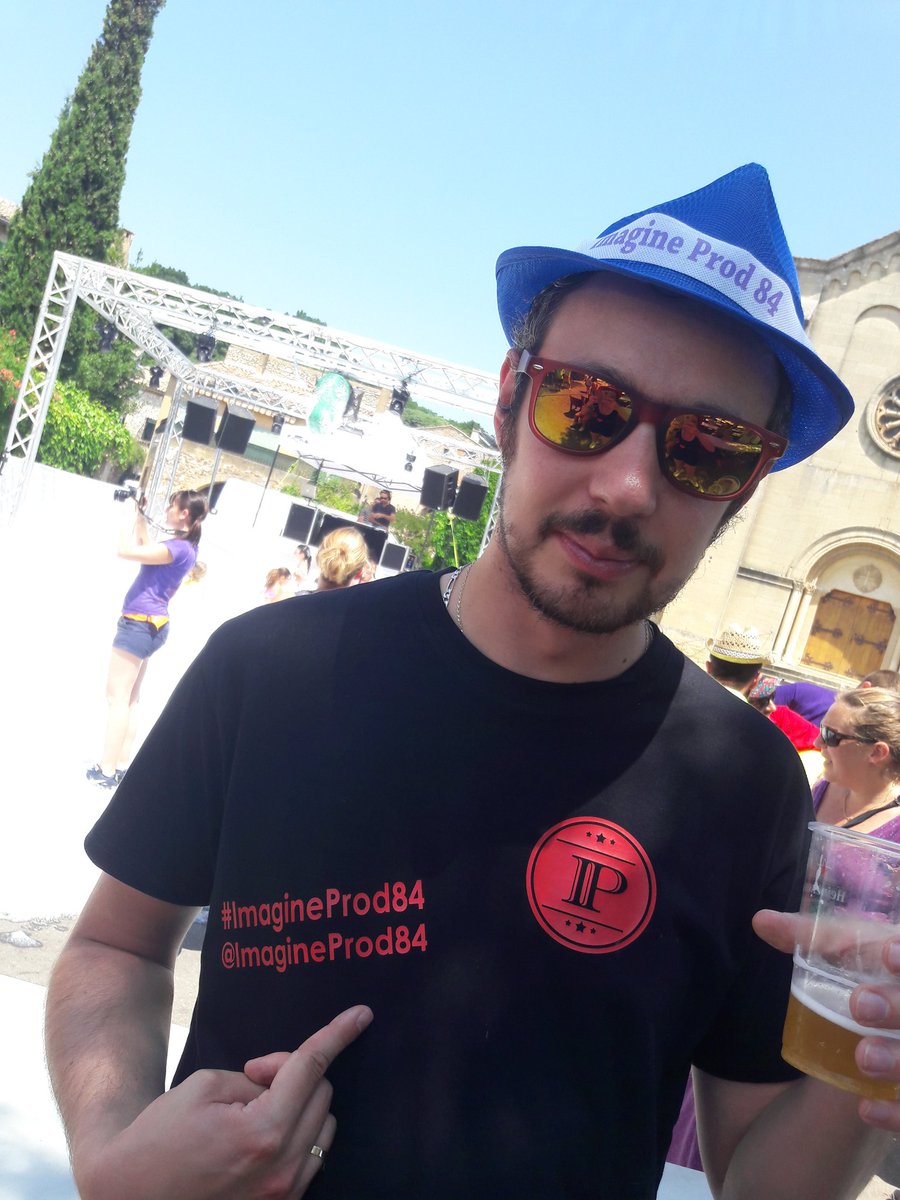 ImagineProd84's tweet photo. #Chapeaux #Lunette #Debardeur #Teeshirt 
La team #Imagineprod t'attend avec ton pack ! Représente la marque en faisant la fiesta 💃🍾🎉😎 https://t.co/wAmFbWMub1
