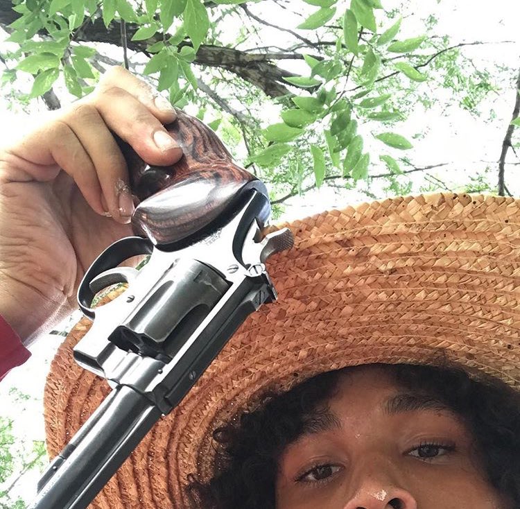 makingkash's tweet image. How I&apos;m pulling up to these cops, and before they come at me it&apos;s licensed 👅👅 #FreeCodeine