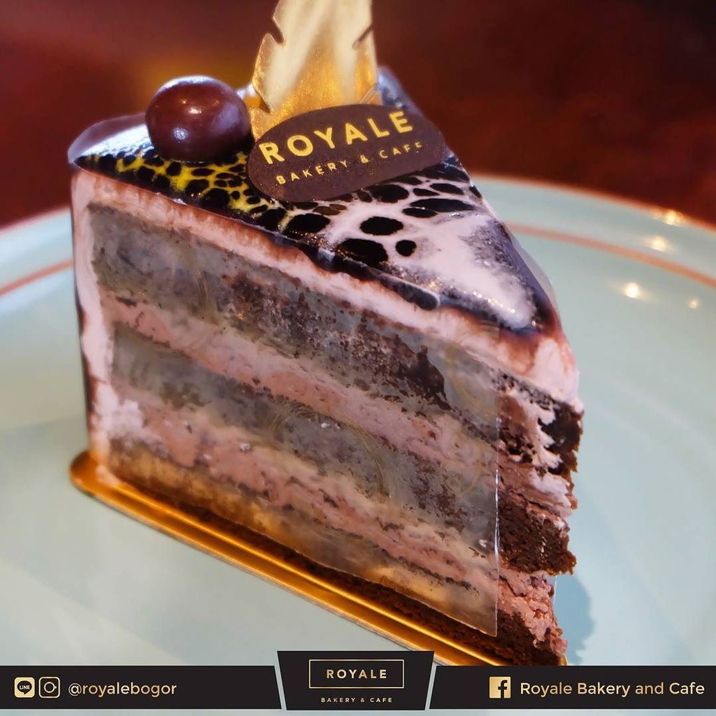 royalebogor's tweet photo. Cake will never betray your mood 
Royale Bakery &amp; Cafe 
___________________

Royale Bakery &amp; Cafe: Sunday-Thursday… https://t.co/VH6Dn5R5WC https://t.co/c42ue3MCLy