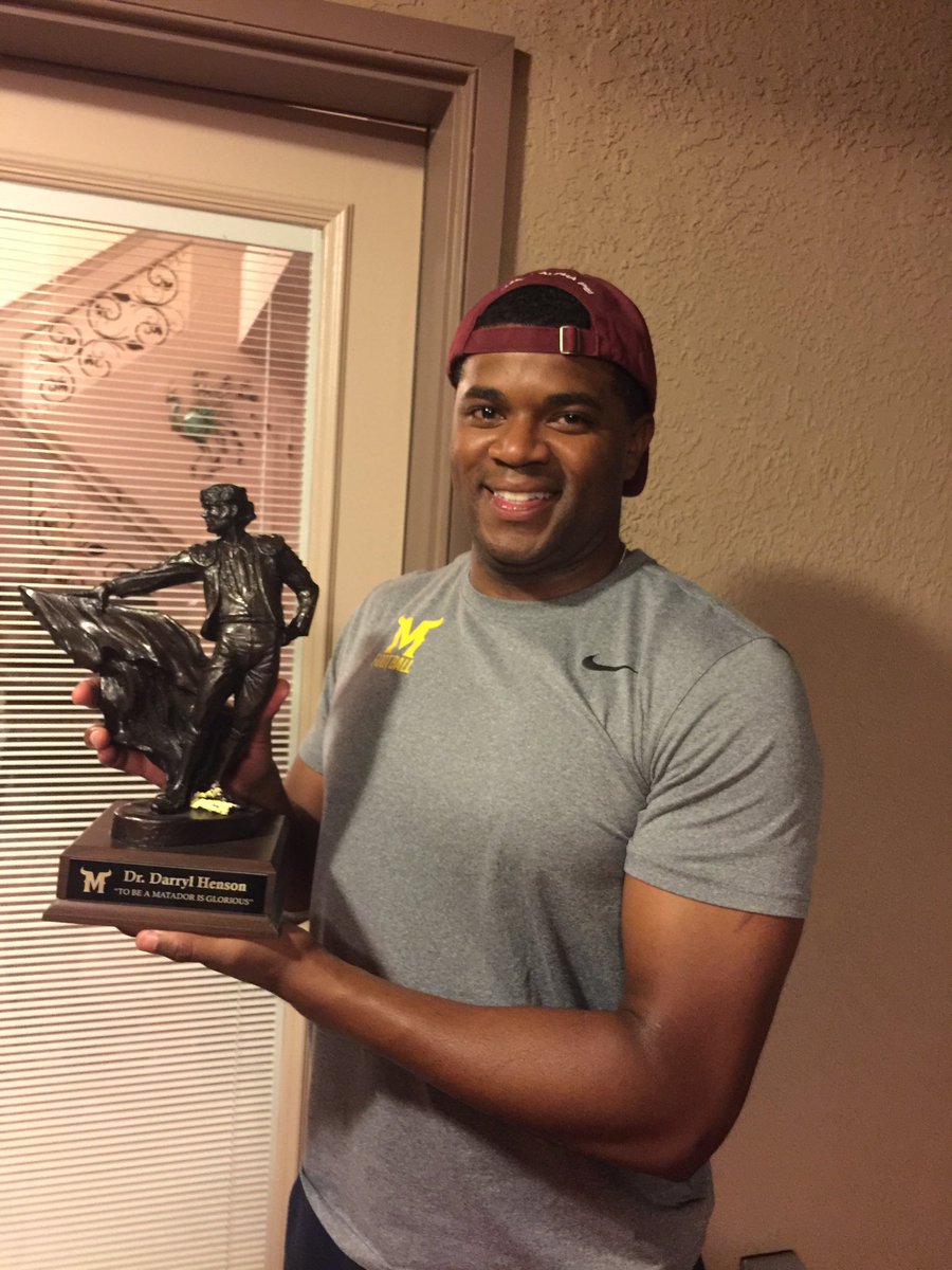 ODPHIRuben's tweet photo. No better way to celebrate @DrHenson2 for all that he is done than a Matador Award. #BeGlorious always and #MakeKidsBetter. https://t.co/qt4iDe7gtY