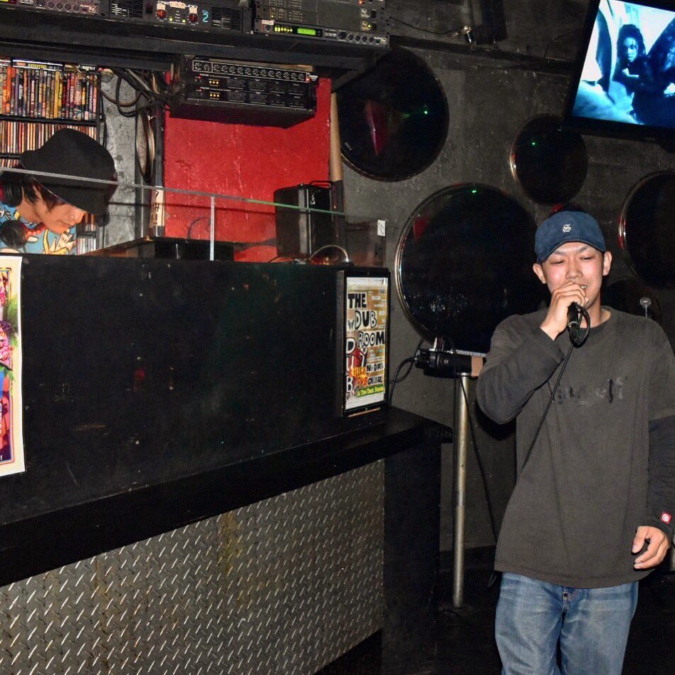 syungaa's tweet photo. MC M.D
event:#ABNORMALSP 2017.6
#thedarkroom FUKUOKA
#hiphop #rapper #beatmaker
#MC #DJ #street #MC_MD
#親不孝通り https://t.co/8OBqAbVI4d