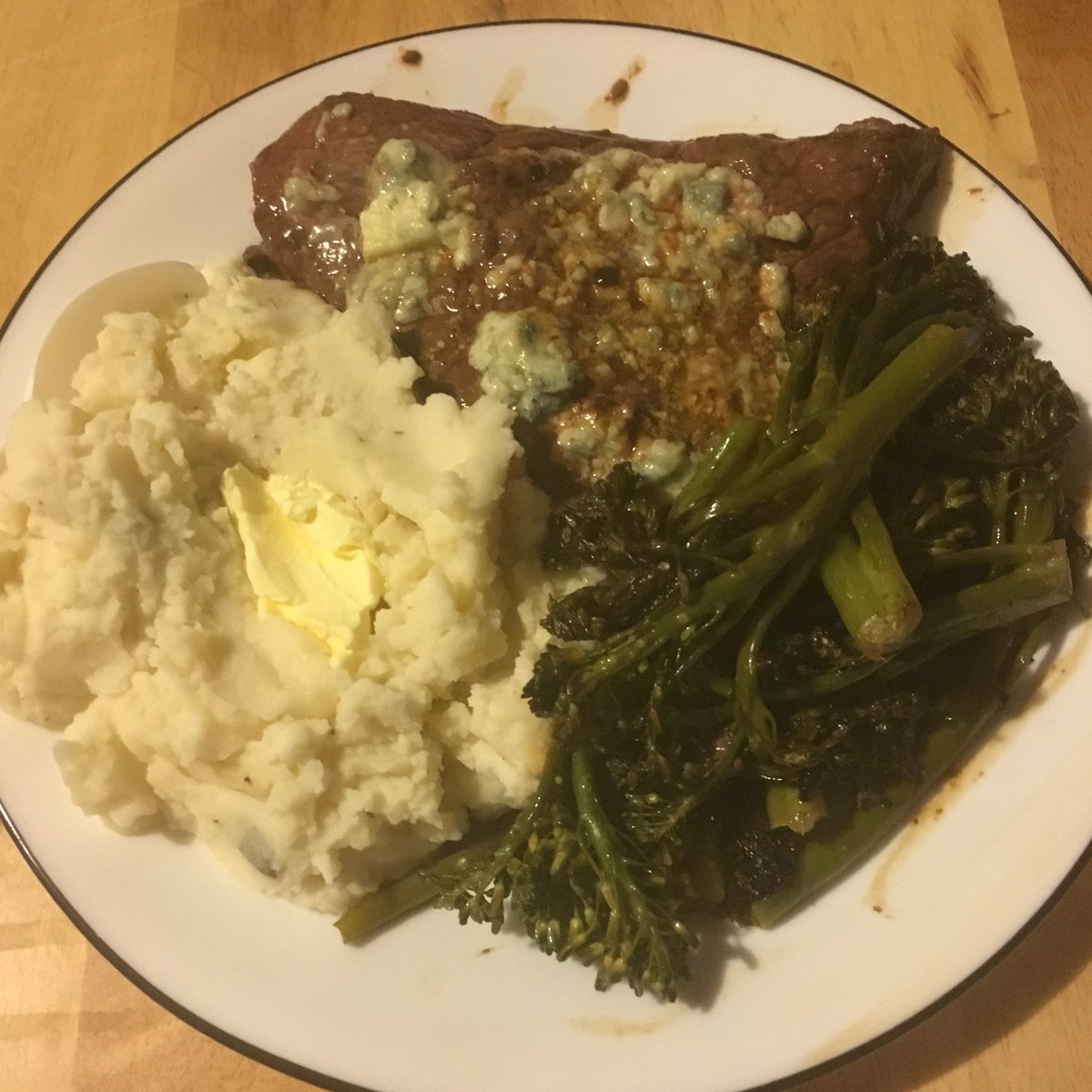 mattblackwood's tweet image. My dinner with #Okja 

#compartmentalization