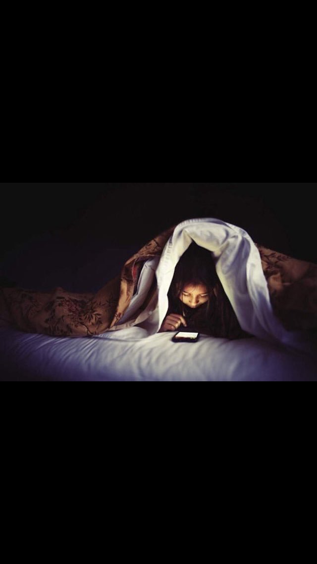 Beyunsei's tweet photo. What other girls are doing at night vs. me https://t.co/MdSRLwu8Bb