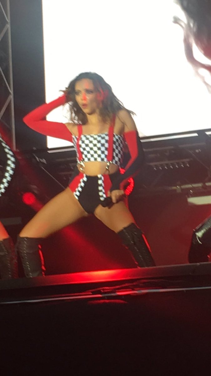 JadeAmeliaPH's tweet photo. 06.29.17 | Jade performing at #SummerShoutOutTour in Dundee! #LittleMixDundee https://t.co/GbvYxs2T8v