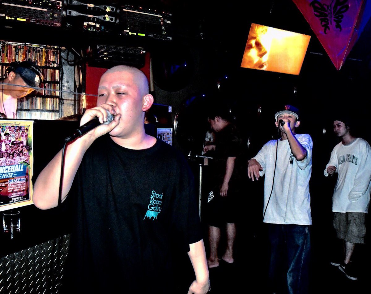 syungaa's tweet photo. @database_fuk
@oldsignal_J_139
#JAWS
event:#ABNORMALSP 2017.6
#thedarkroom FUKUOKA
#hiphop #rapper
#MC #street
#親不孝通り https://t.co/k98ucSftLv