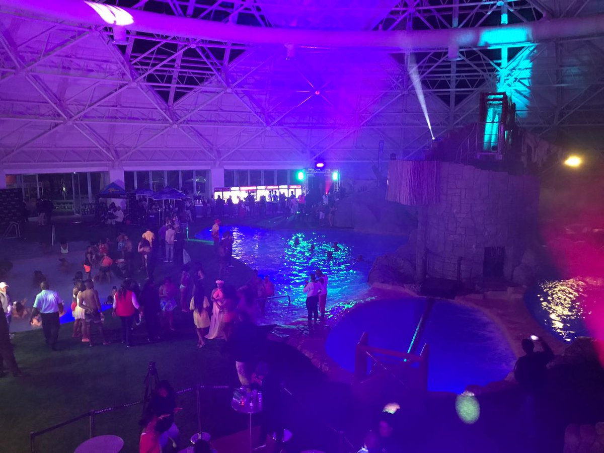 HelloMagSA's tweet photo. What a fun evening jolling @emerald_resort Great vibes! 💃💃 #emeraldpoolparty #aquadome #hotbeatzparty https://t.co/SZXRbYeKAL
