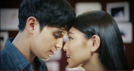 nadineftjadine's tweet photo. PAANO MO KINAKAYA, @HELLOBANGSIE? 

#ShowtimeJuLyUpMyLife https://t.co/eu4LdytqLA