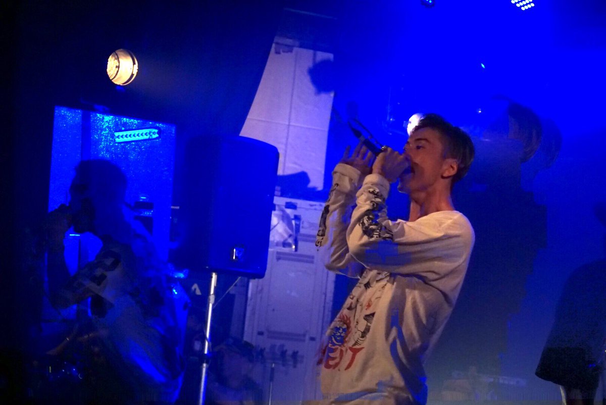Hello_soranoiro's tweet photo. FIFTH 6周年おめでとう🎉🍾🎶
WAYZ4人が大好きで、YET聴きながら出会えてよかったなぁとしみじみ思った😂ホント感謝🙏
#WAYZ #ありがとう #LIVE #Photo #yuly #Mt' #es_plant #心之助 https://t.co/yoKLH9Enhl
