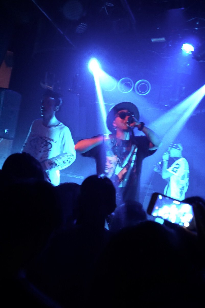 Hello_soranoiro's tweet photo. FIFTH 6周年おめでとう🎉🍾🎶
WAYZ4人が大好きで、YET聴きながら出会えてよかったなぁとしみじみ思った😂ホント感謝🙏
#WAYZ #ありがとう #LIVE #Photo #yuly #Mt' #es_plant #心之助 https://t.co/yoKLH9Enhl