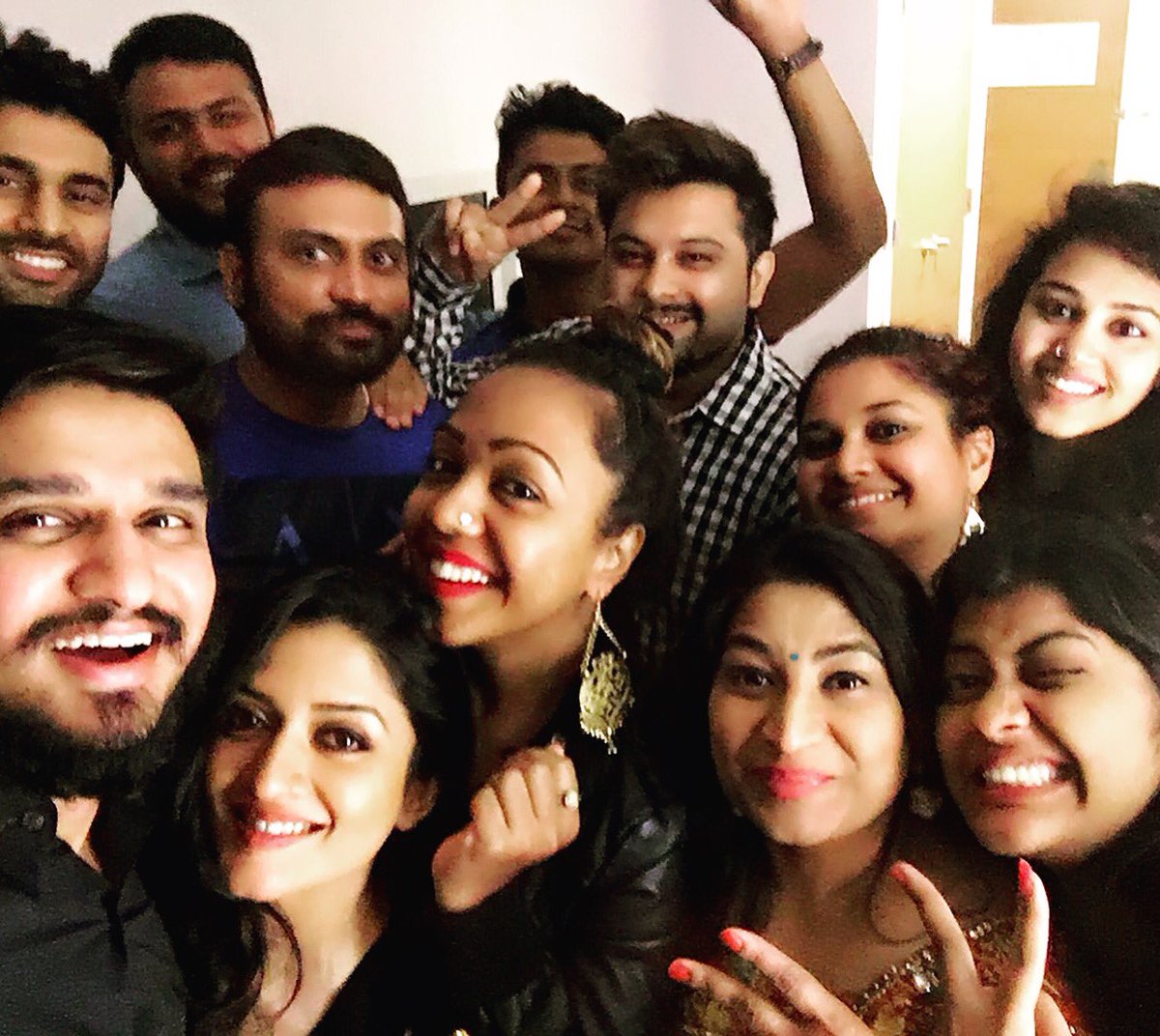 actor_Nikhil's tweet photo. With this talented Bunch 👏🏼👏🏼👏🏼
#singers #Chicago #Nats2017 #Nats
@Vimraman @Bhargavipillai @Allu1993 @@meerabathini @DinkerKalvala https://t.co/yQz1TW975r