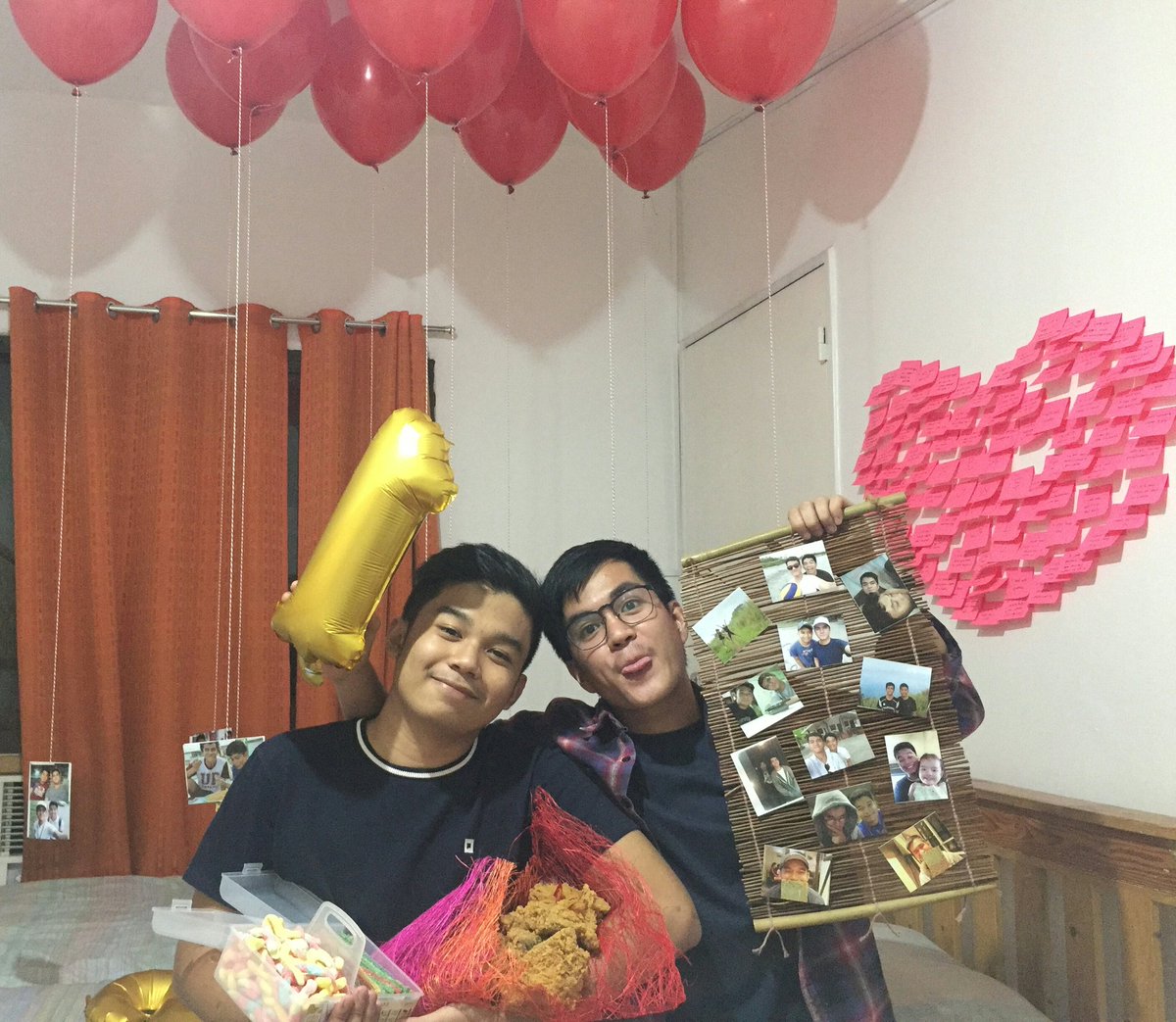 ohhmyged's tweet photo. Di ko inexpect!!!! 😭😭😭 Sobrang effort!!! Happy anniversary @magyayakult 😍 #ToMoreYears i love you!!!! Thank you so much po ☺☺☺☺😘😘😘😘 https://t.co/kvkwTIxBV9