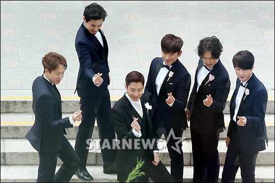 dinosouor's tweet photo. 19 years #shinhwa #congratsEric https://t.co/7BLbgMzcd0