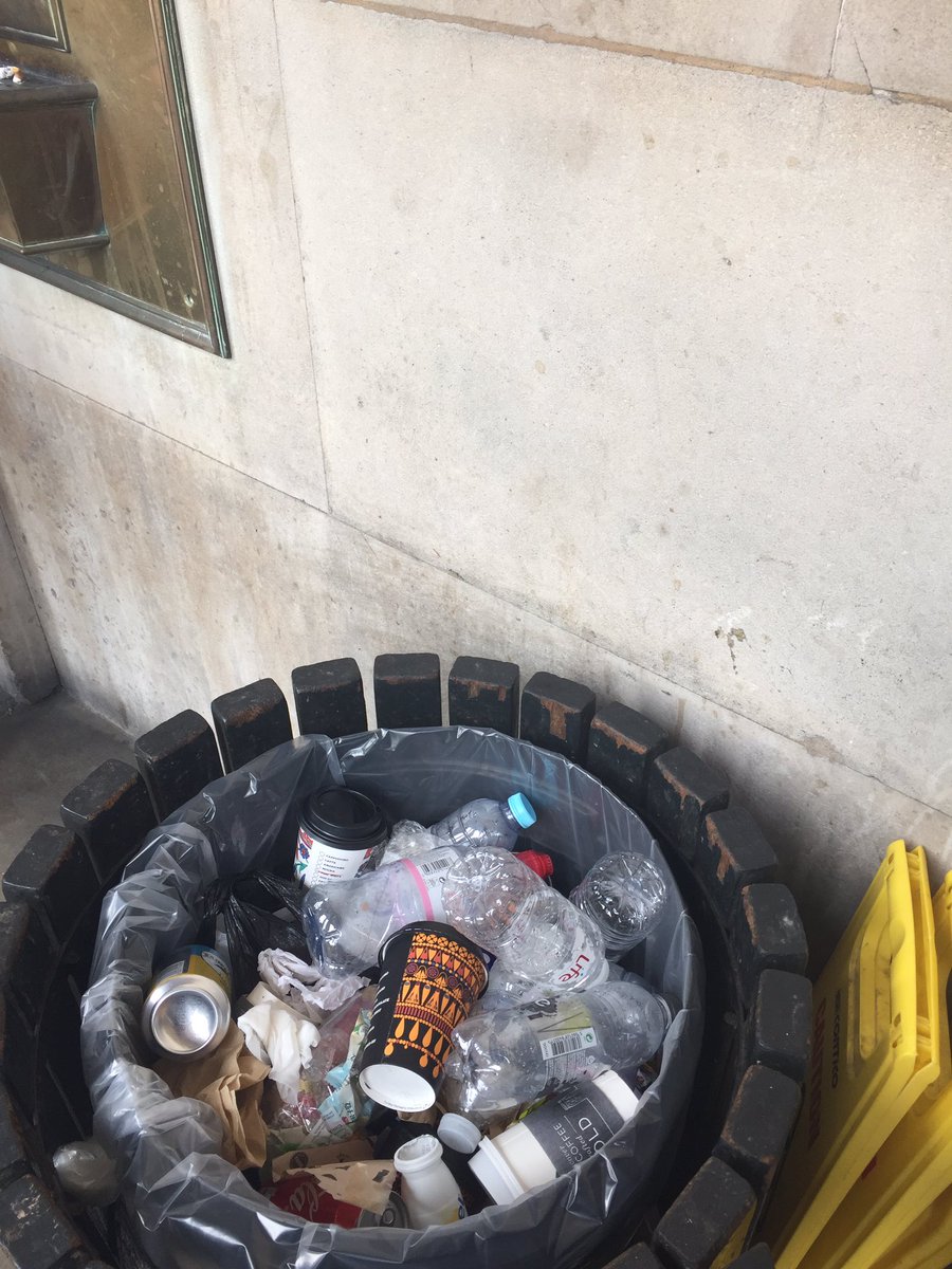 LitterFreeDrst's tweet photo. In #London for a few days...think it is in need of #Refill &amp; reducing single use plastic bottles! @CitytoSeaBrist #LitterFreeDorset https://t.co/39Fgk6giQj