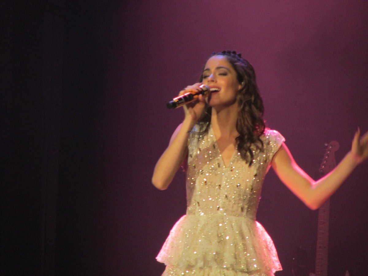 DarkTini's tweet photo. @TiniStoessel performing at the Gran Rex theater in Buenos Aires yesterday #TiniEnElRex https://t.co/VXZ277UtY4