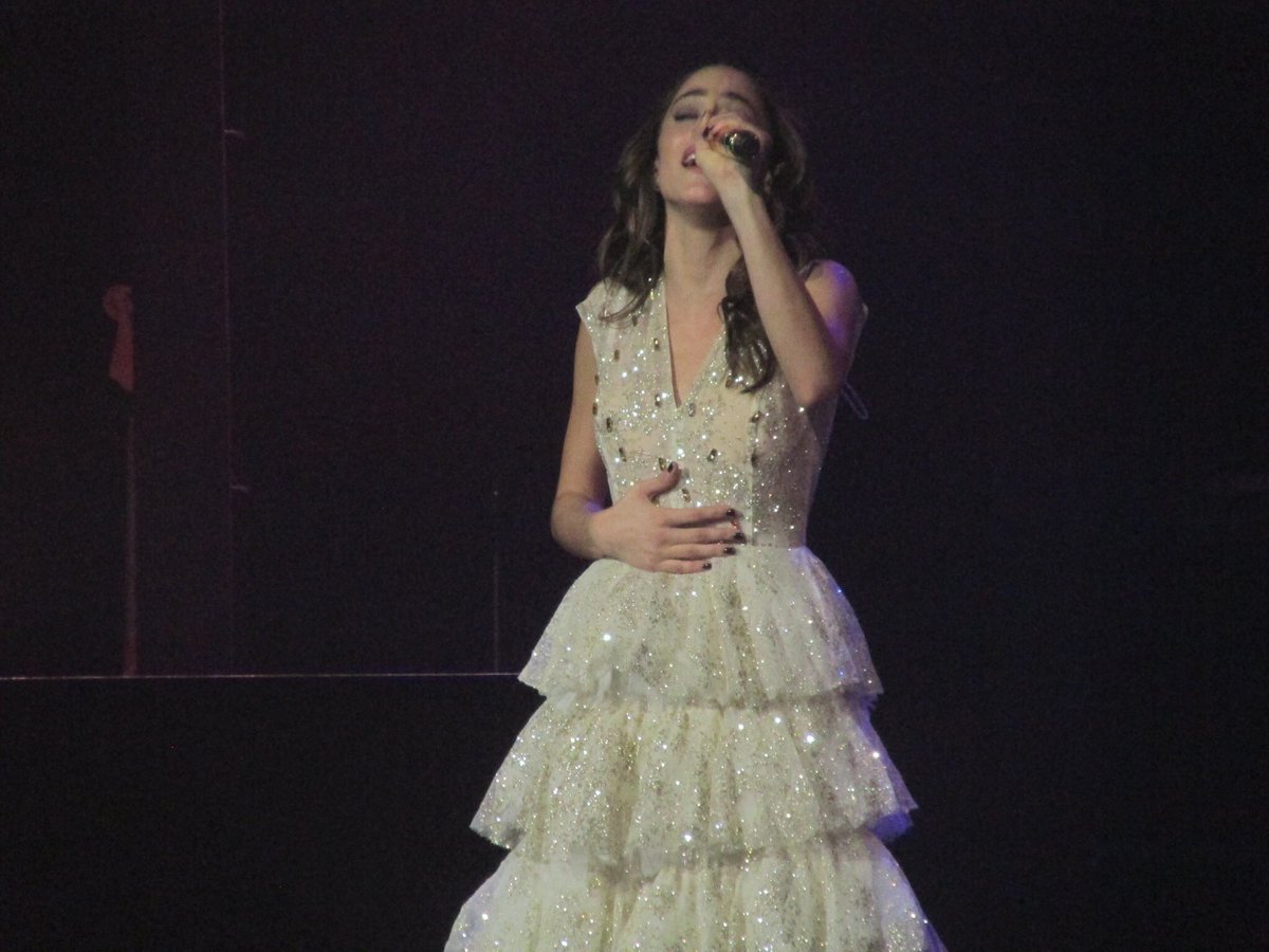 DarkTini's tweet photo. @TiniStoessel performing at the Gran Rex theater in Buenos Aires yesterday #TiniEnElRex https://t.co/VXZ277UtY4