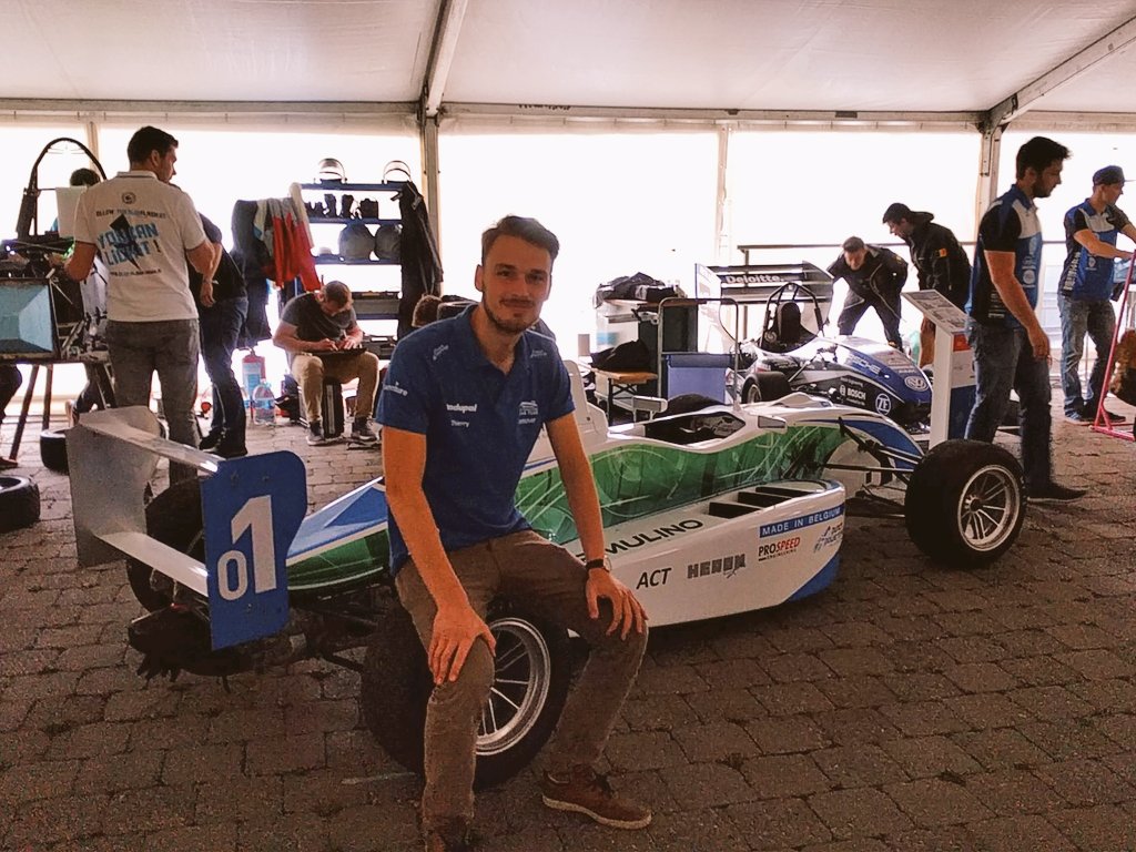 Michael_Faes's tweet photo. Present @Evodays today! #inspiring #electricvehicles @solarteam_be @punchpowertrain https://t.co/cVU4sTrpyf
