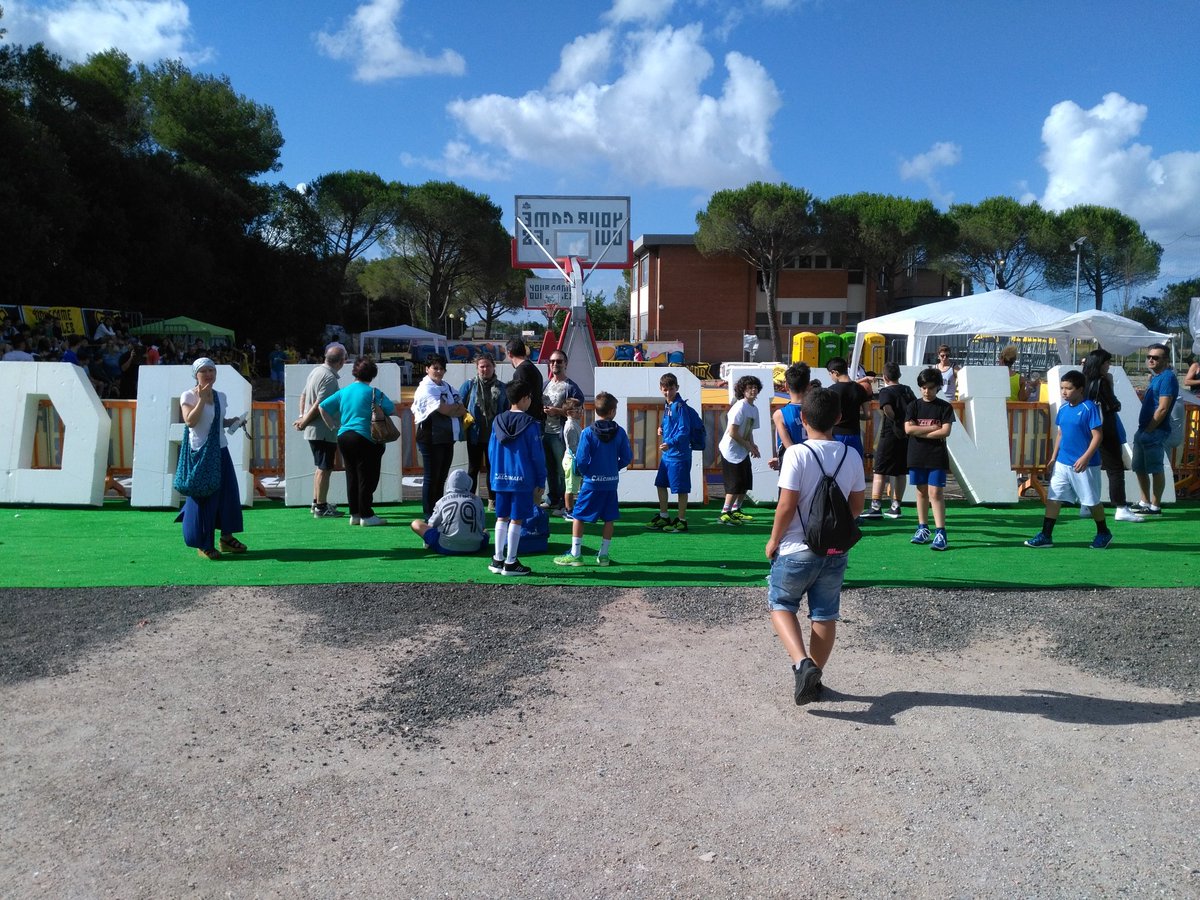 Pietro_Bi's tweet photo. Oggi si gioca al #DaGround
#DaGroubdKid https://t.co/rh63JqHecY