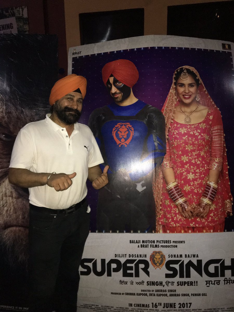 diljitdosanjh's tweet photo. #SuperSingh LOVE MY FANS 😊🙏 https://t.co/WUmcXm2vvL