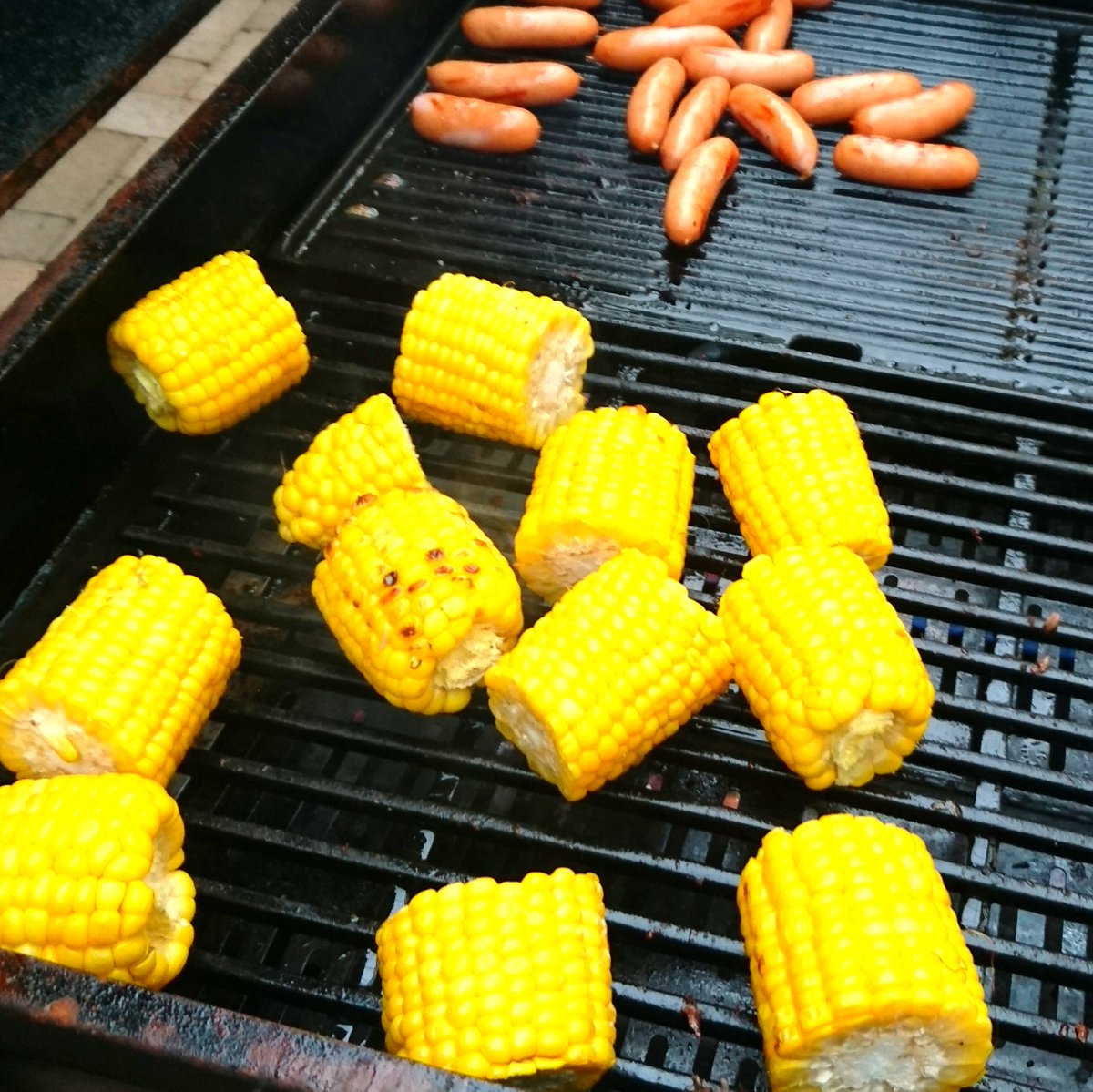 Tt80supra おじさんの独り言 風のガーデン浅間ヶ丘で薔薇と花々の鑑賞とbbqの予定でしたが 大雨でbbqのみをテントの下で美味しく楽しみました 軽井沢bbq 軽井沢大雨 軽井沢お花畑 軽井沢薔薇 風のガーデン浅間ヶ丘 ホテルバーモラル軽井沢