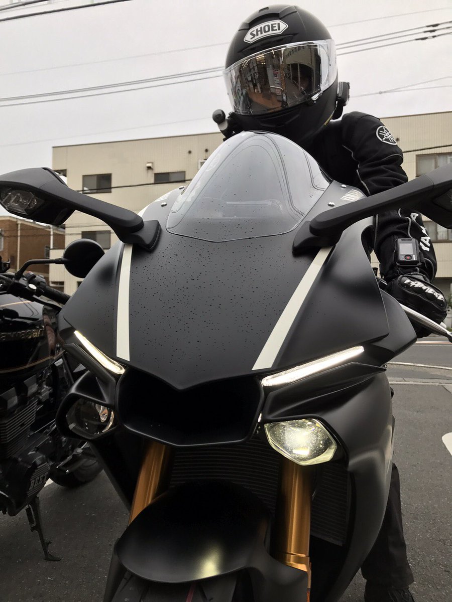25Rider1's tweet photo. 本日 納車しました！

YZF-R1 2017 https://t.co/UE1bw8aFuQ