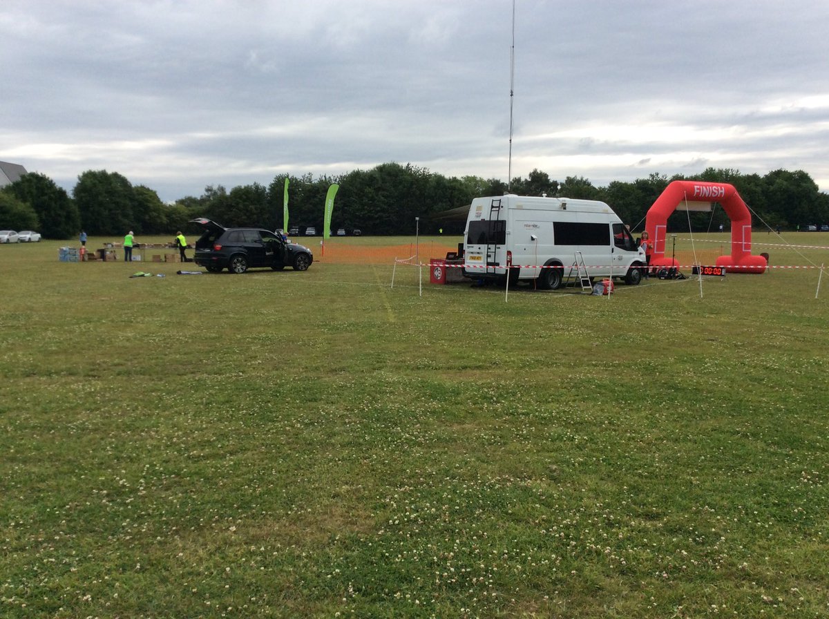 BBCBerkshire's tweet photo. Clue 2 has taken to #Easthampstead community 5/10K run @bracknellsamst1 @AnoushkaonTV @stodgey. Onwards questers! https://t.co/mviILyFFvx