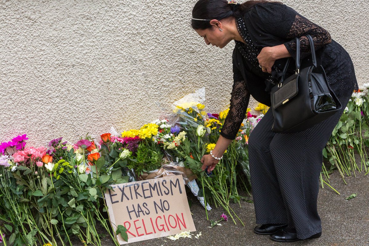 explore_sutton's tweet image. #Sutton marching for #peace and saying NO to extremism. A demonstration by people from many faiths and none, at Trinity Sq
