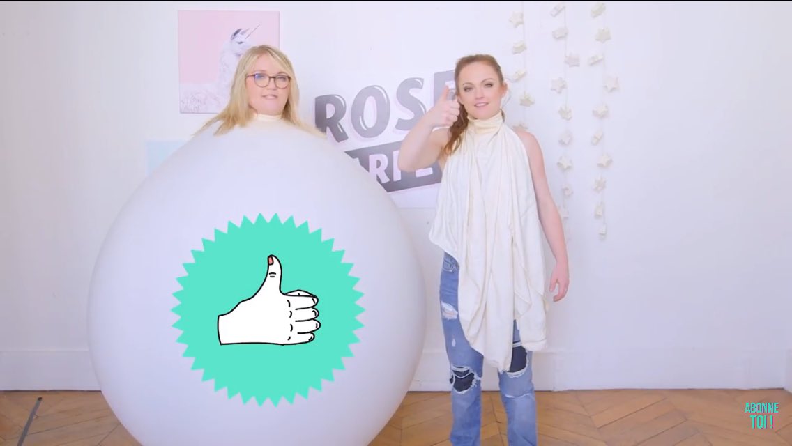 rose_grd's tweet photo. Ahah 😂😂 @LolaDubini @RoseCarpet https://t.co/iVbBUhJj8O