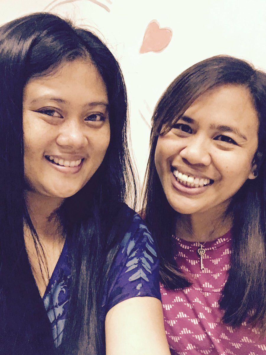 MaeTML's tweet photo. When you have fangirling duties to attend to. #HelloEyebags #SaPagmamahalsaMcLisse โค๏ธ @McLisseBacolod #TeamM4E https://t.co/jUgNAhGaW3