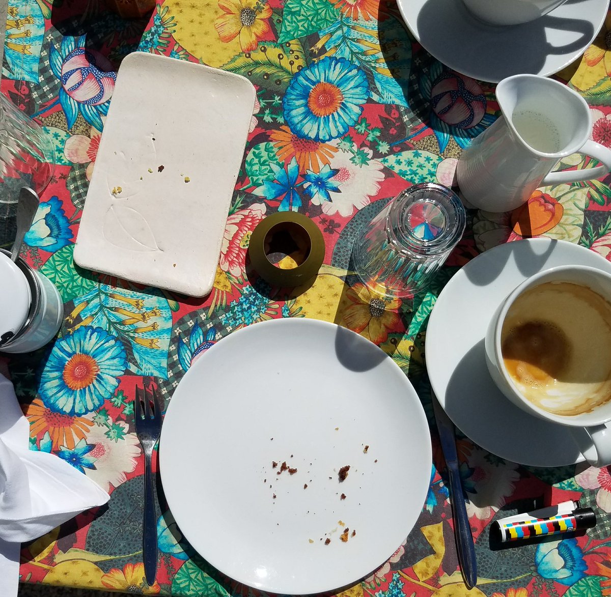 DameSparkula's tweet photo. For @DorothyKing: Here's a #nofilter #nodesignermakeup #nosunnies #noanything shot of my breakfast 😂 https://t.co/p2dwoTJNT5