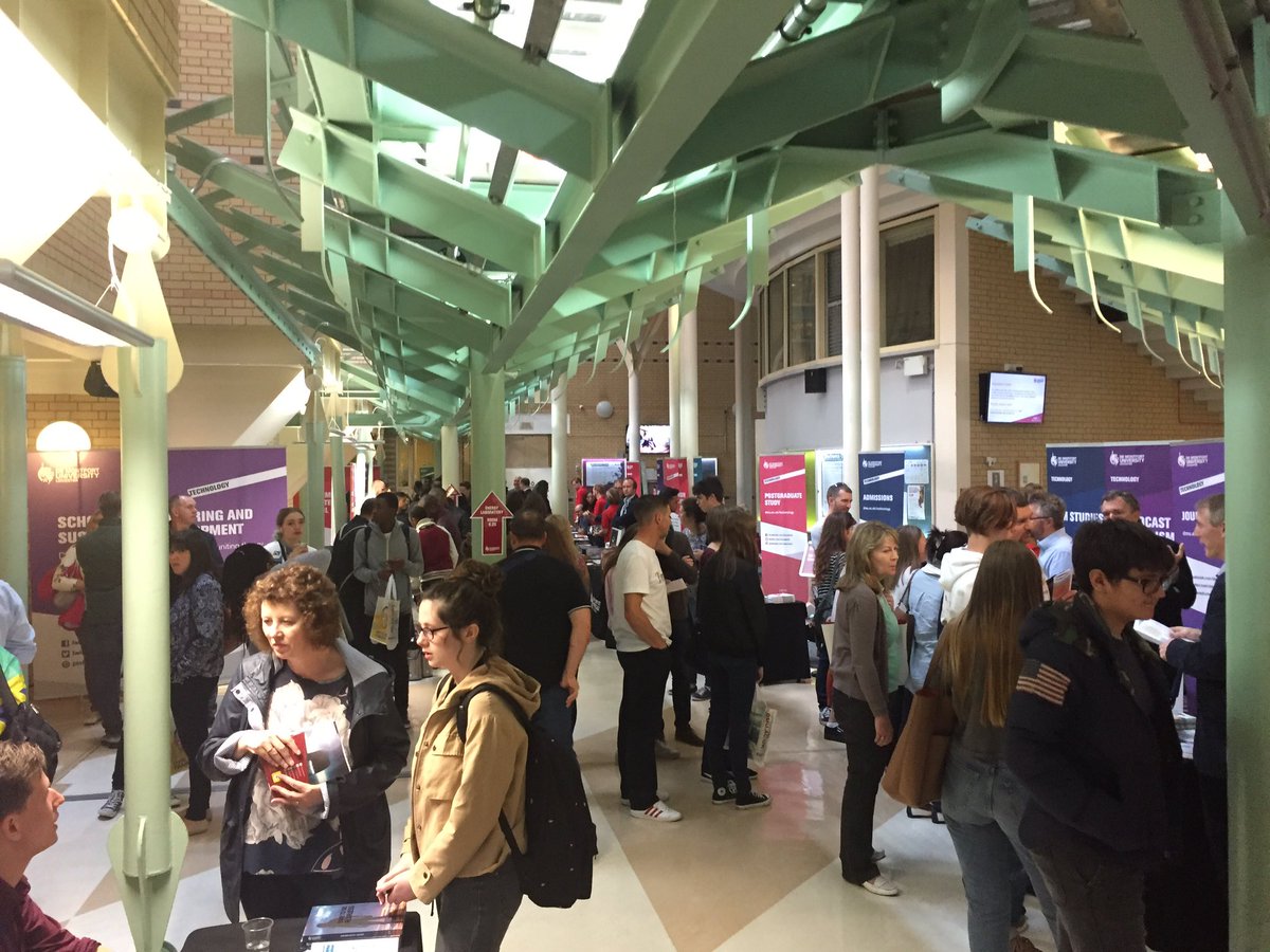 richbull's tweet photo. Amazing buzz in the Queens building for the @DMUTECH programmes #DMUOpenDay https://t.co/lzNLGF9ECy