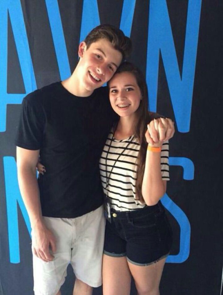 mireia_om__'s tweet photo. Your voice is my drug,your smile my all and your hug is all I need right now😢I want to be in your arms and forget the world  @ShawnMendes https://t.co/LpddJnGTBR