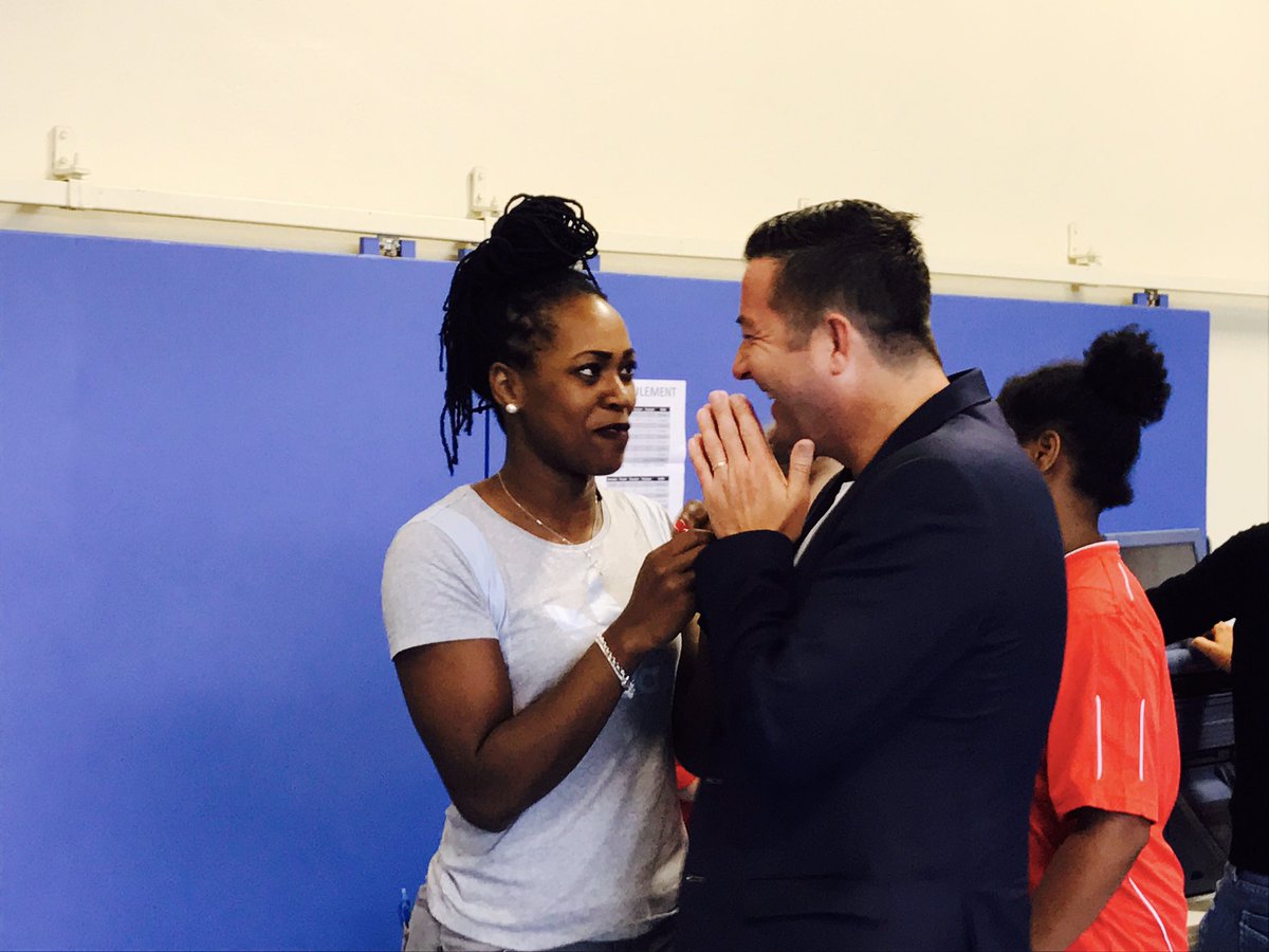 KARLOLIVE's tweet photo. Le tournoi Laurisa Landre bat son plein toute la journée au COSEC, en présence de @lowaya971, médaille d'argent aux @jeuxolympiques 2016 ! https://t.co/ZBKEIpaQ4O