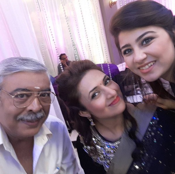 DivyankaRocks's tweet photo. From The set of #YeHaiMohabbatein @Divyanka_T https://t.co/U6IT03PjFA