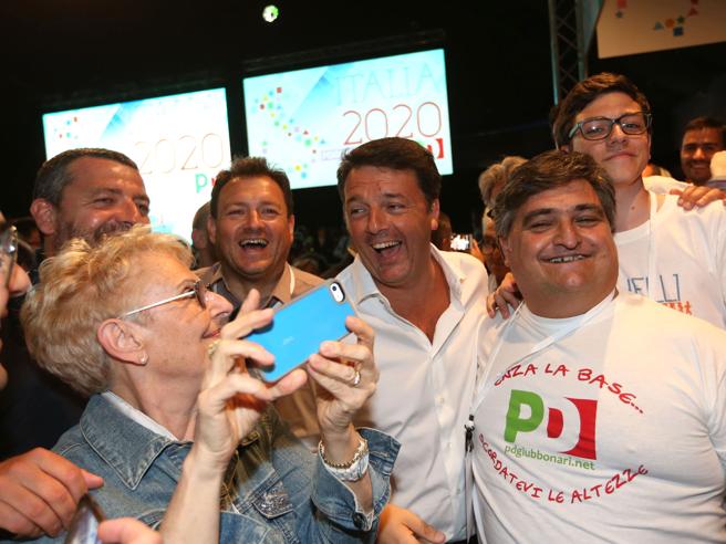 Corriere's tweet photo. Renzi chiude l’assemblea dei circoli del Pd - Diretta https://t.co/khcvunIqM1 https://t.co/8TL3w6EzTk