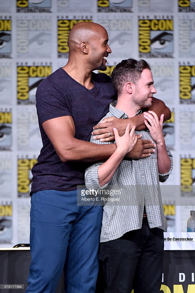 Wishing a very happy 47th Birthday to the lovely Henry Simmons!! 