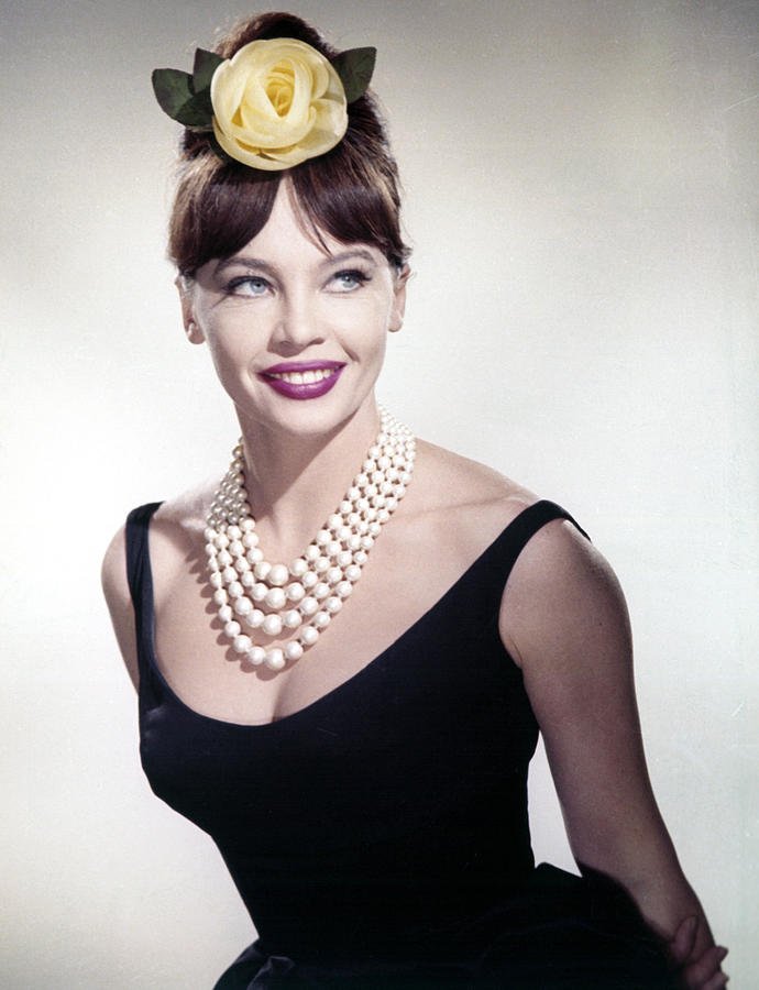 Happy Birthday Leslie Caron 