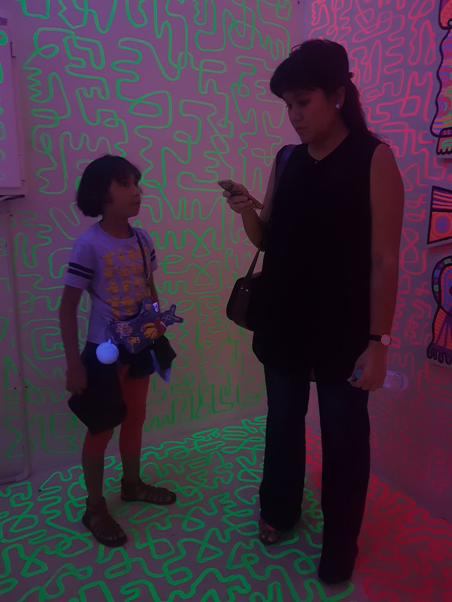 andiraa's tweet photo. Main2 ke #playinprogress nya @AbenkAlter @agoesdjam @REBELLIONIK @muklay di plaza Indonesia.

Hmmmm belom lengkap nih Nik. https://t.co/Txh7wXaRPS