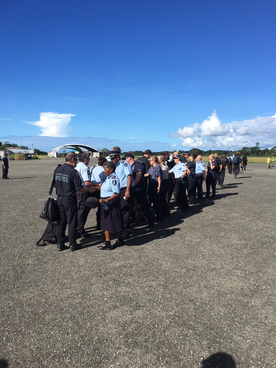 CmdrTanti5's tweet photo. @CmdrRamsi - #RAMSI farewell to many of the faces behind the headlines who delivered the mission #Helpemfren #SIPDP @AusFedPolice ๐ธ๐ง ๐ฆ๐บ https://t.co/QZWYcYgTxH