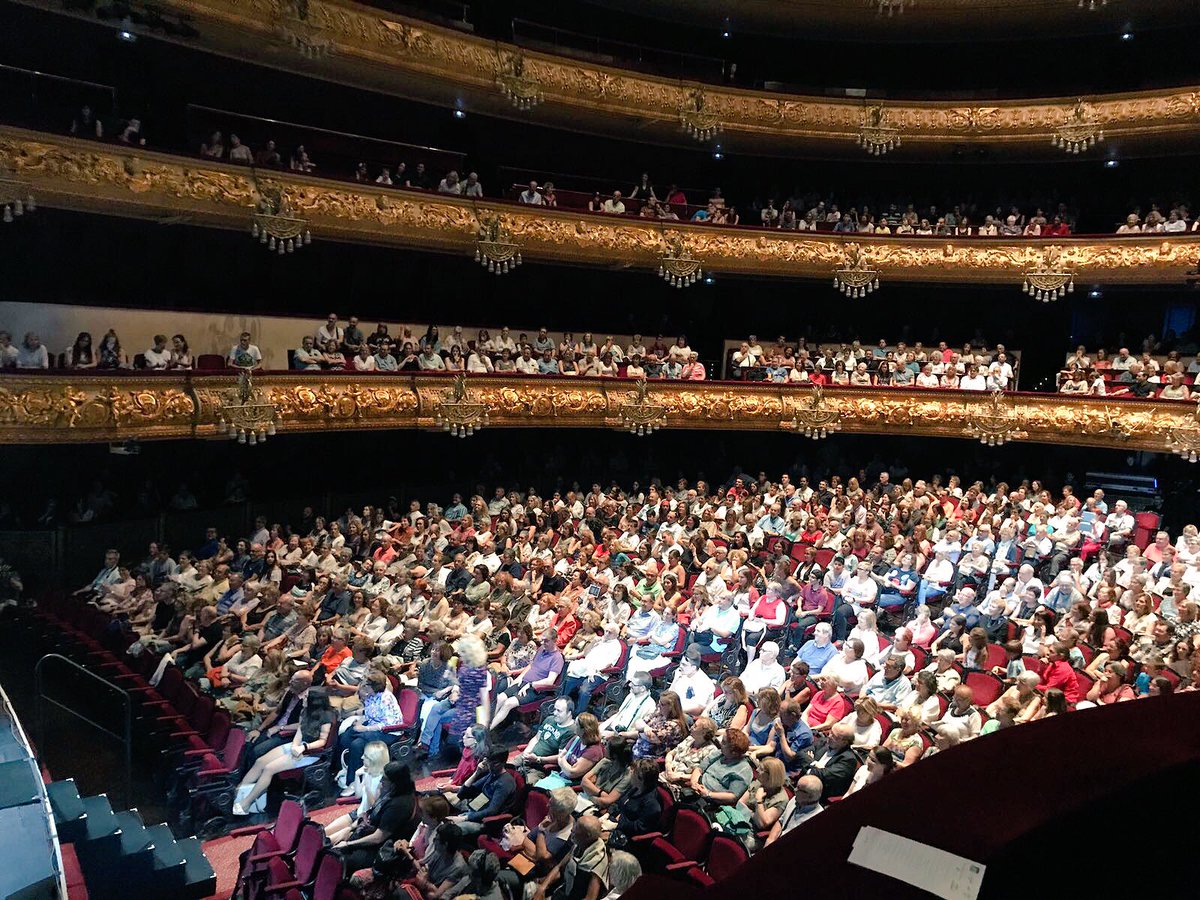 🔴 Avui els oients de <a href="/CatalunyaRadio/">Catalunya Ràdio</a> omplen el Liceu de gom a gom per gaudir de <a href="/elsuplement/">El suplement</a> en directe! ▶️ catradio.cat/directe